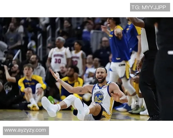 勇士与雷霆激战17号赛场争夺季后赛席位的关键对决 勇士与雷霆激战17号赛场争夺季后赛席位的关键对决