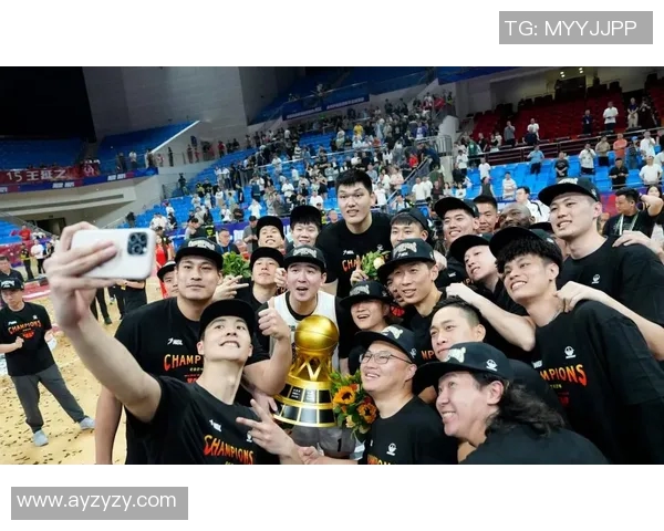 2019年CBA山东队与江苏队激战回顾精彩瞬间与赛场亮点分析