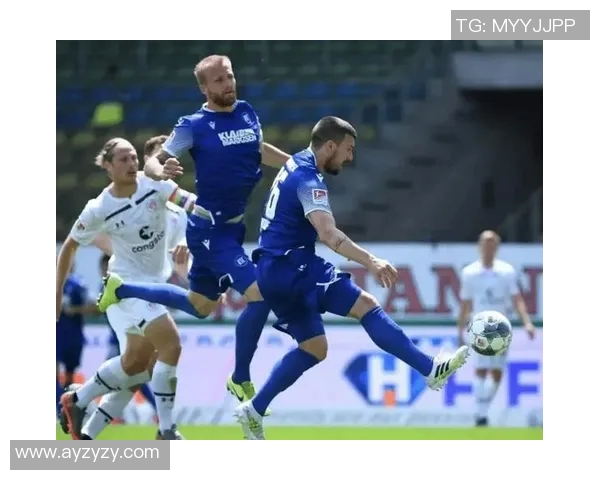 卡尔斯鲁与汉堡的激烈对决揭示了德乙赛场的竞争魅力与球队实力的较量